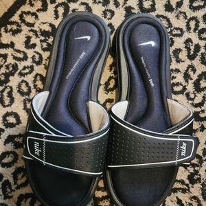 Nike Women's Black Comfort Sandals